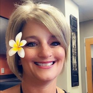 Meet your Posher, Cynthia